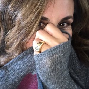 NO FUNKY SMELLS ON MY ITEMS🌹